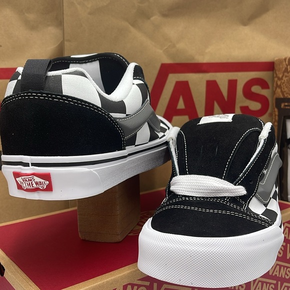 Vans Men’s Knu Skool Mega Check Black
VN0009QCCJJ
Sneakers - Picture 14 of 16